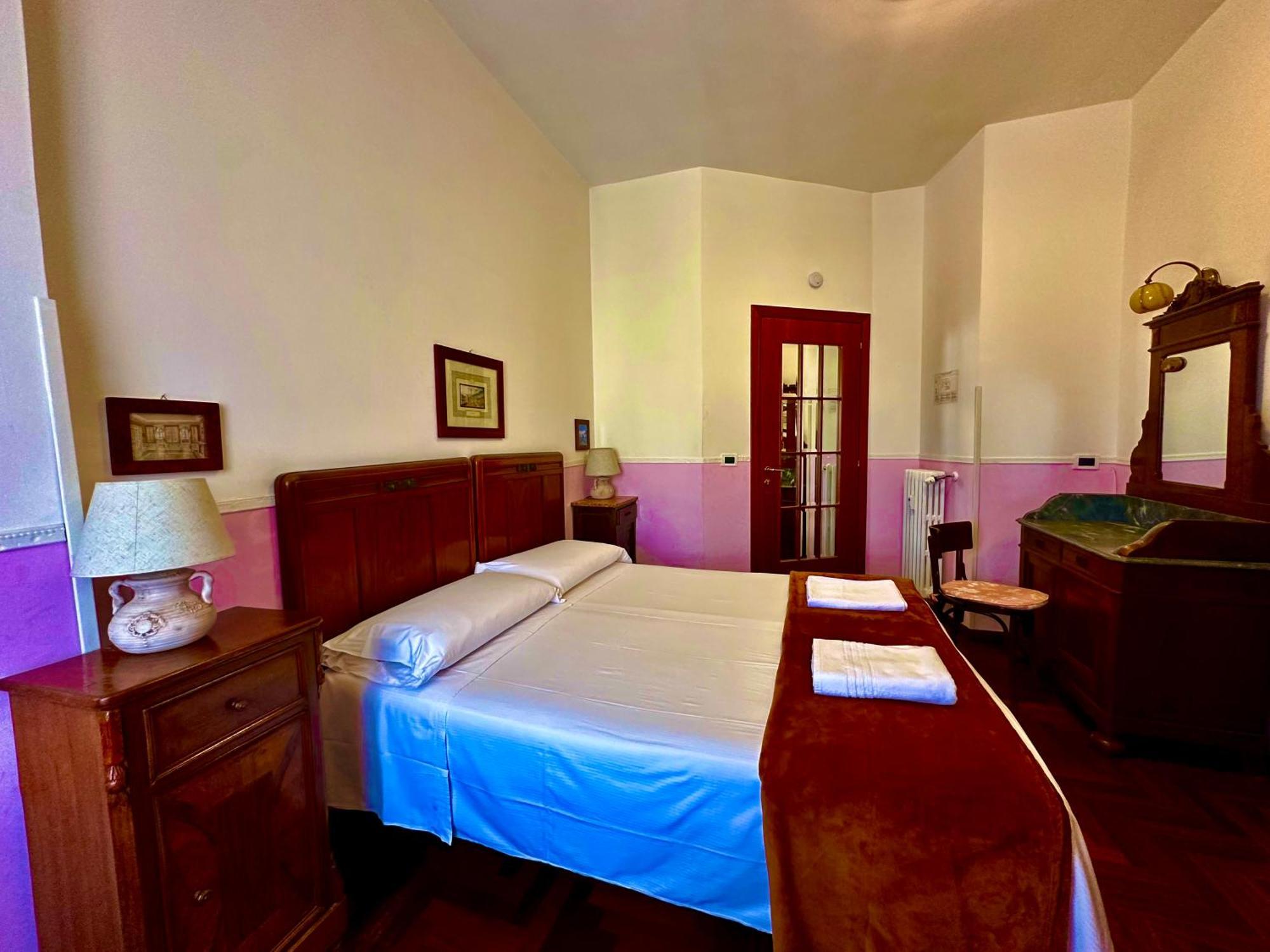 Pardis Guest House โรม ภายนอก รูปภาพ
