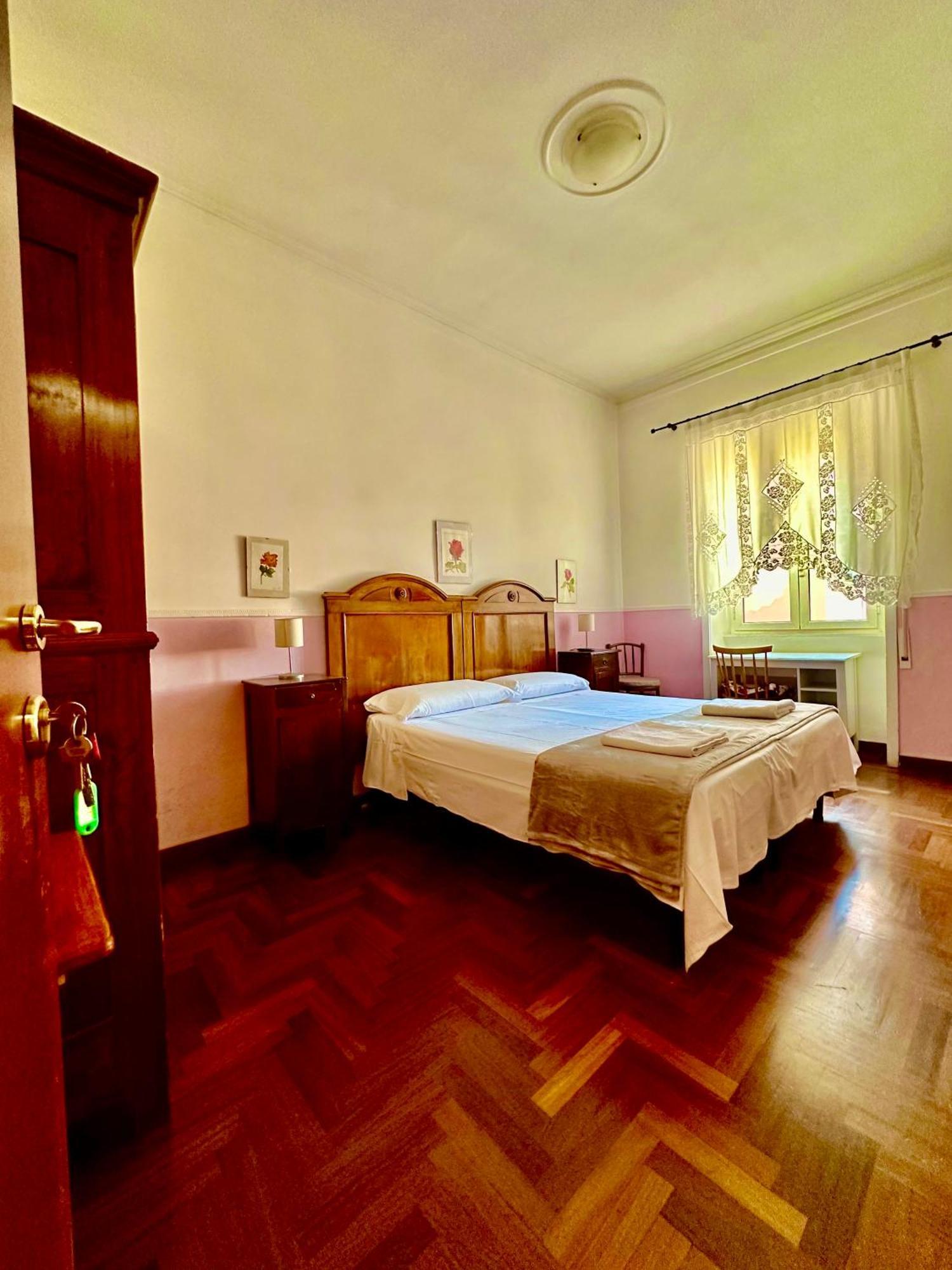 Pardis Guest House โรม ภายนอก รูปภาพ